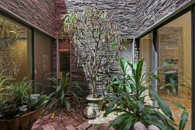 Residence photo 11