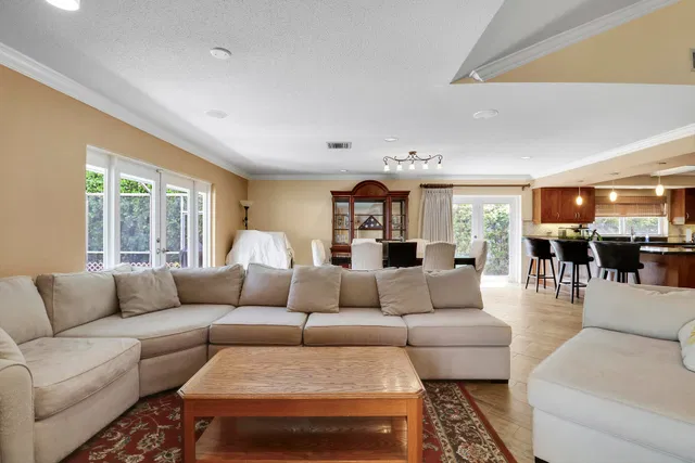Residence photo 14