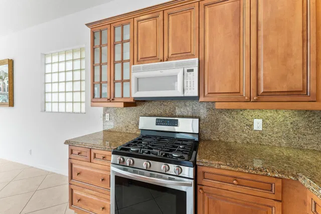 Residence photo 18