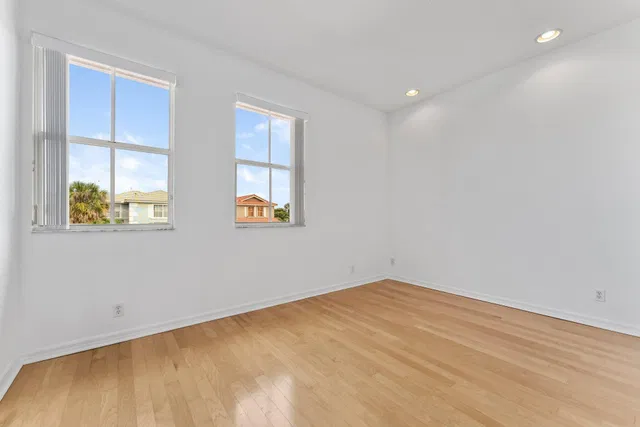 Residence photo 31