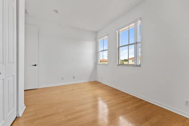 Residence photo 32
