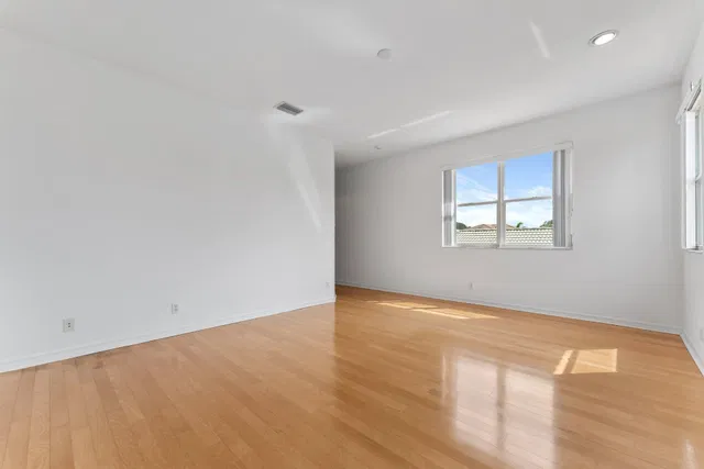 Residence photo 43