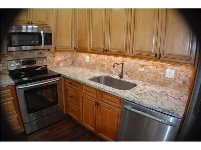 Unit 634 photo 2