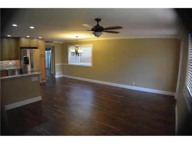 Unit 634 photo 4
