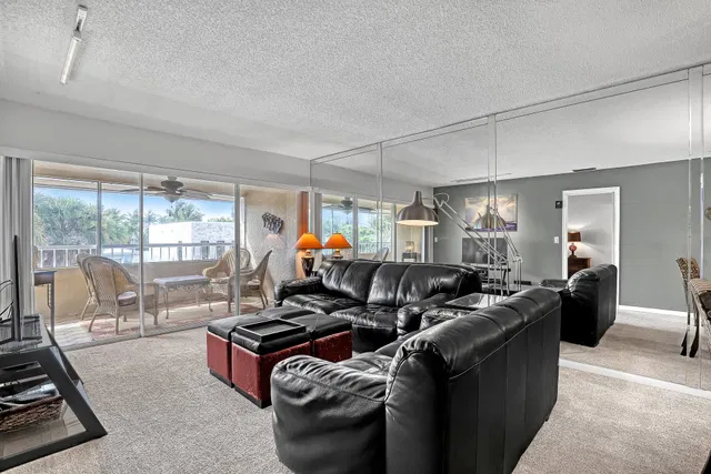 Unit 215 photo 3
