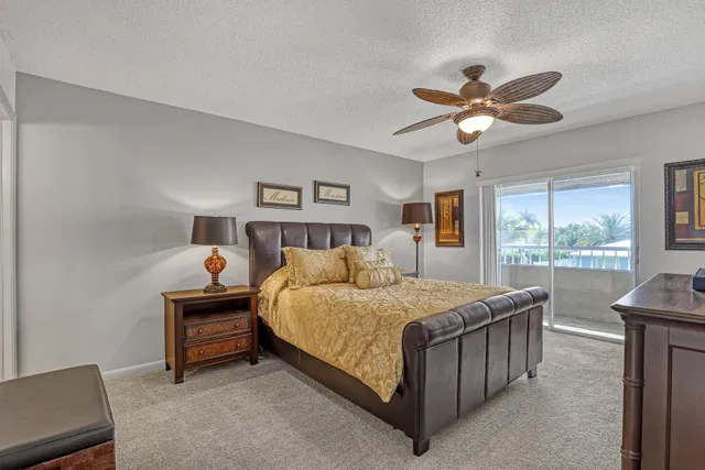 Unit 215 photo 9