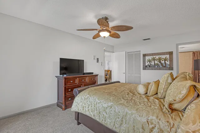 Unit 215 photo 10