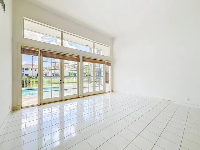 Residence photo 6