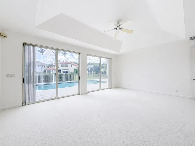 Residence photo 11