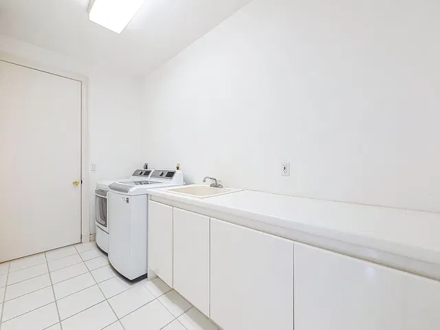 Residence photo 23