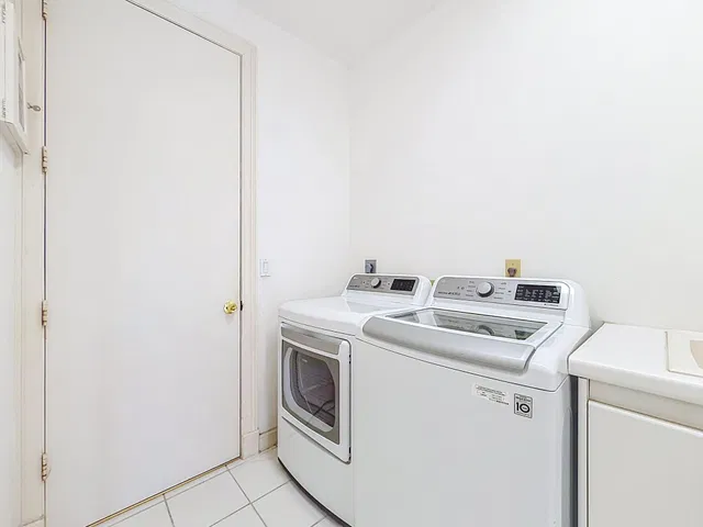 Residence photo 25