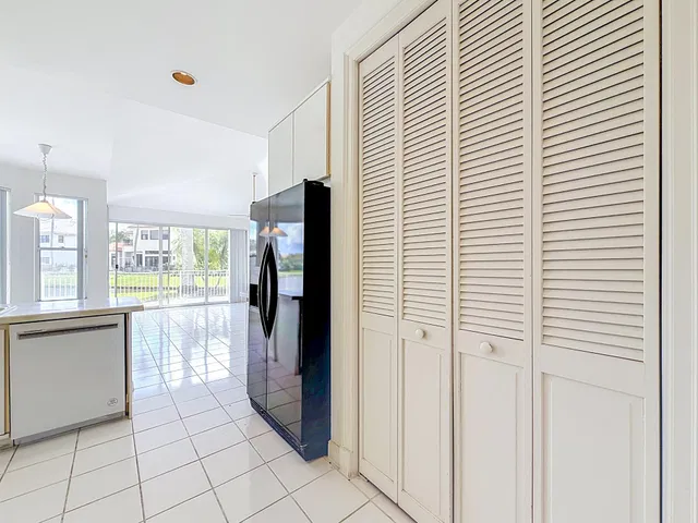 Residence photo 30