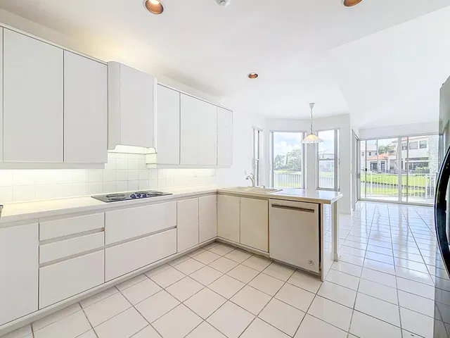 Residence photo 31