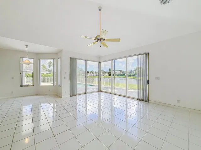 Residence photo 38