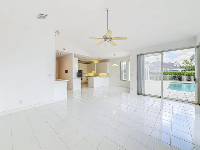 Residence photo 42