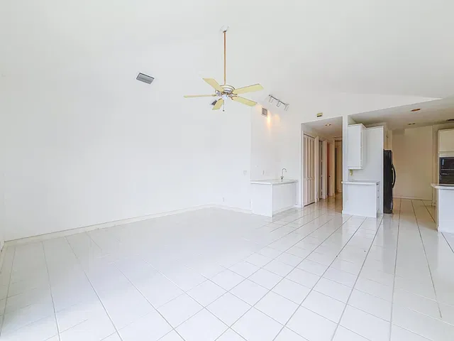 Residence photo 43