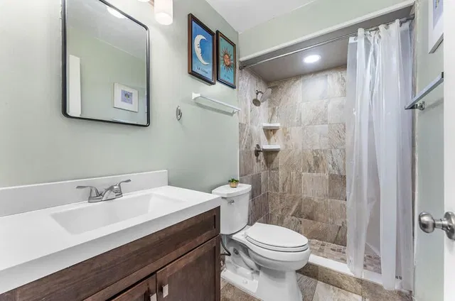  Unit 18 photo 10