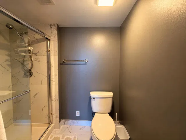 Unit 405 photo 15