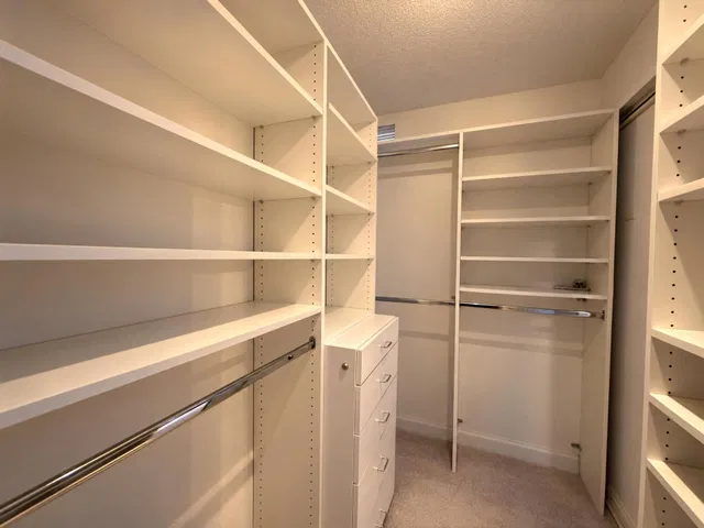 Unit 405 photo 17
