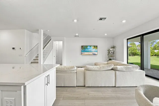 Residence photo 15