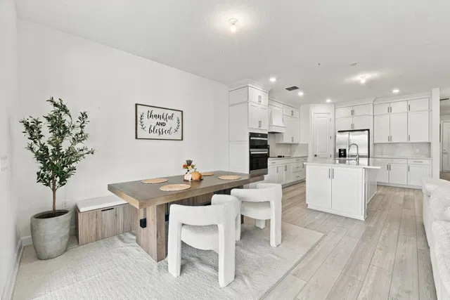 Residence photo 19