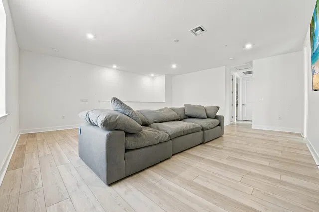 Residence photo 49