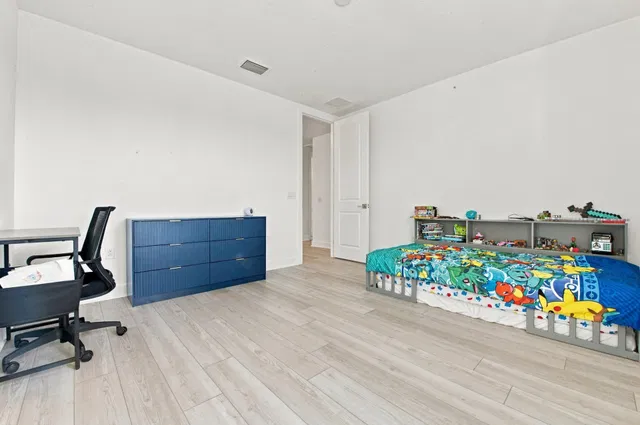 Residence photo 75