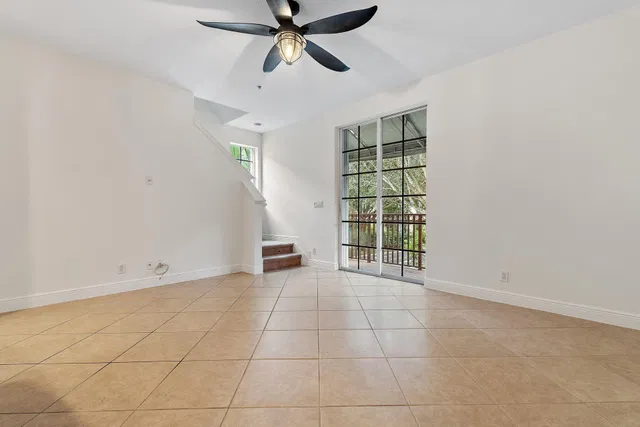  Residence photo 18