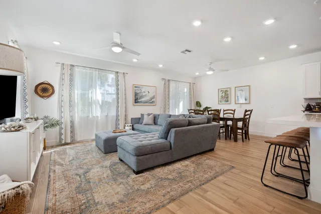 Residence photo 8
