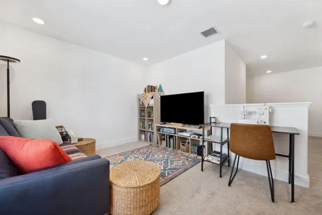 Residence photo 18