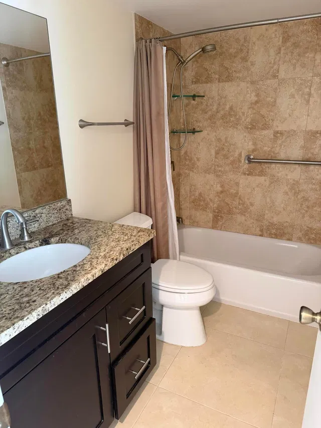 Unit 106 photo 8