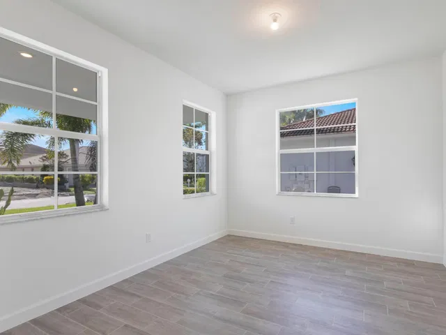 Residence photo 8