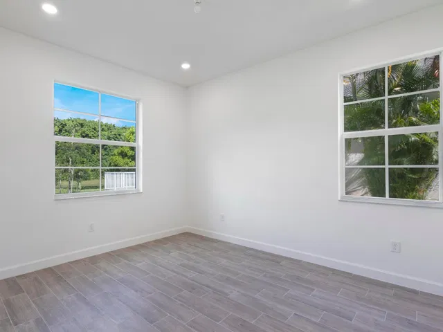 Residence photo 32