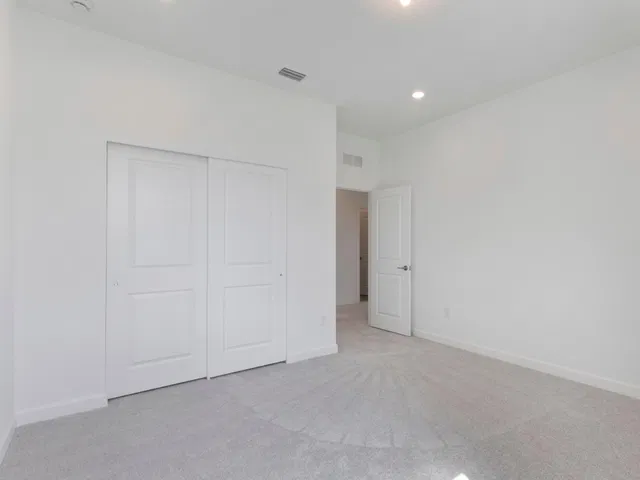 Residence photo 49