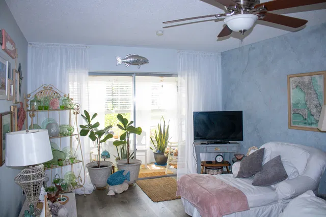 Residence photo 5