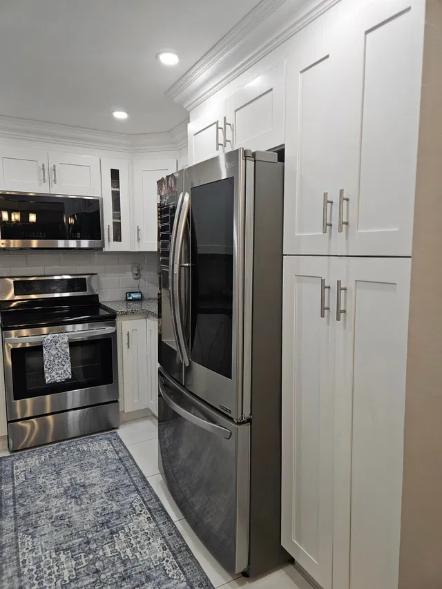 Unit 128 photo 8