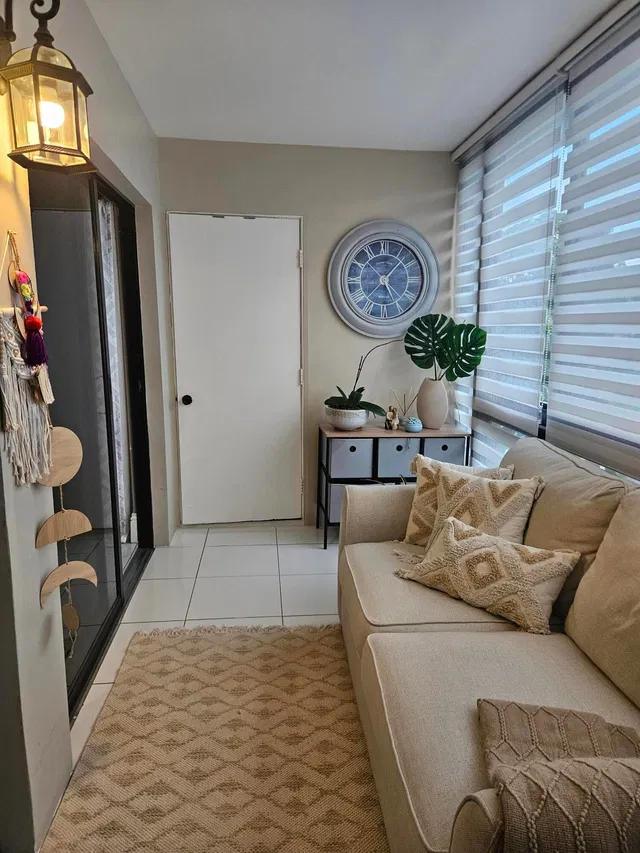 Unit 128 photo 12