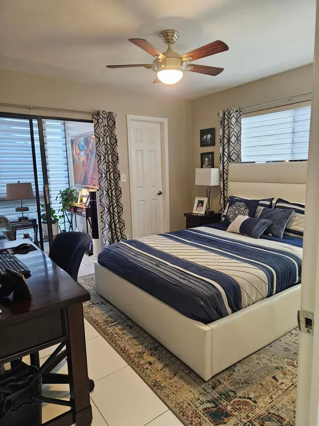 Unit 128 photo 14