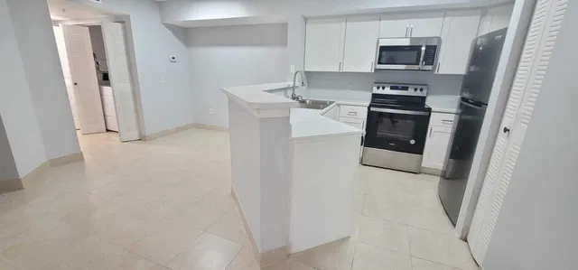 Unit 206 photo 3