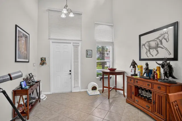 Residence photo 3