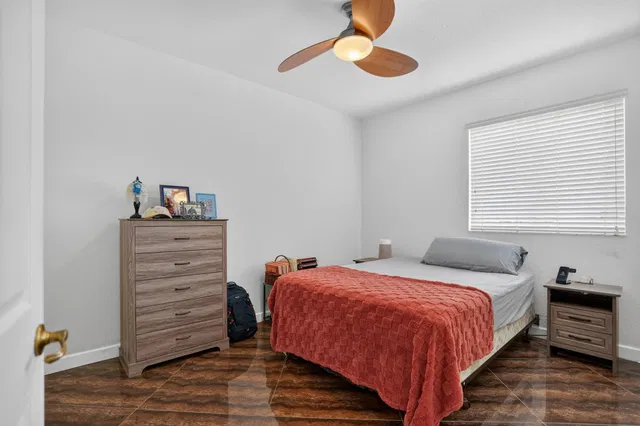 Residence photo 8