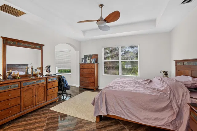 Residence photo 9