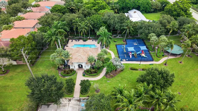 Residence photo 12