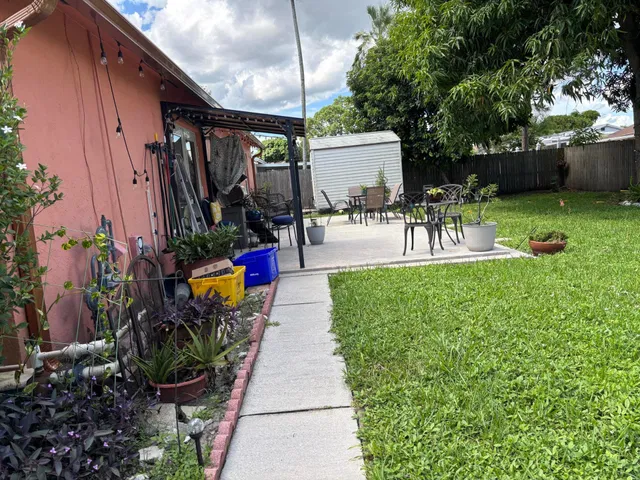  Residence photo 34