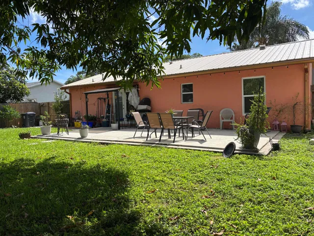  Residence photo 36