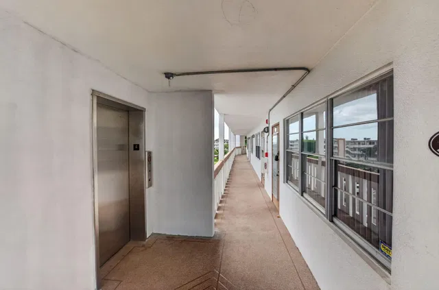 Residence photo 3