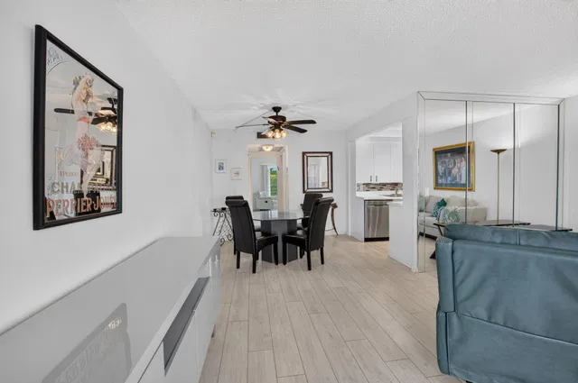 Residence photo 5