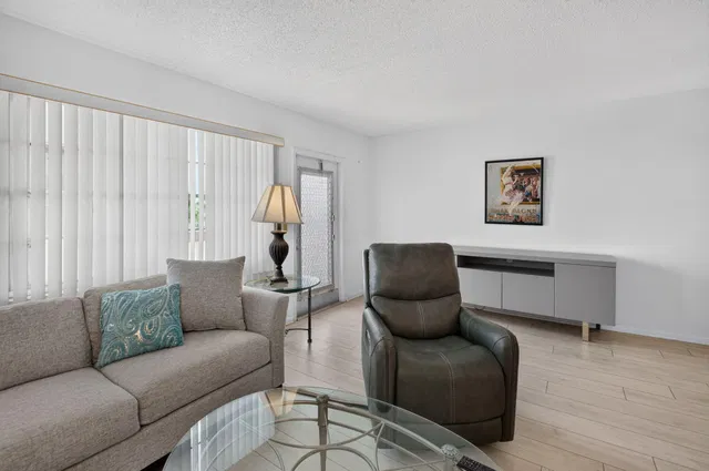 Residence photo 9