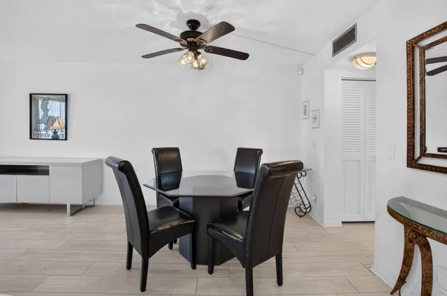 Residence photo 18