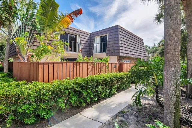 Residence photo 3